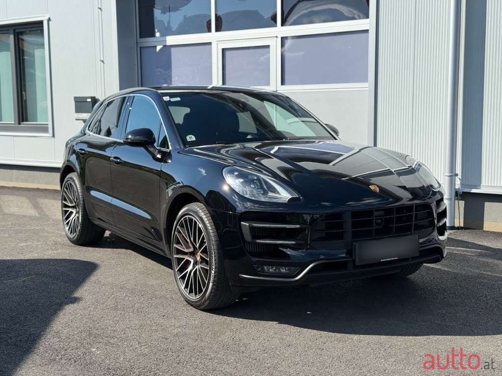 2016' Porsche Macan photo #2
