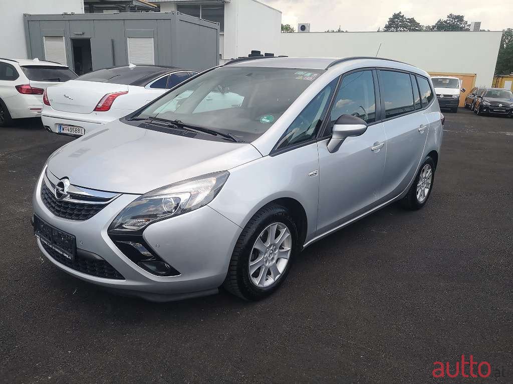 2015' Opel Zafira photo #4
