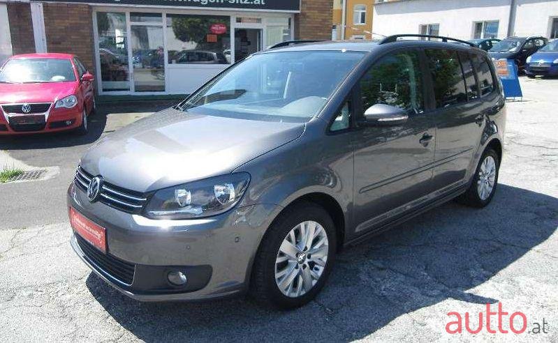2013' Volkswagen Touran photo #1