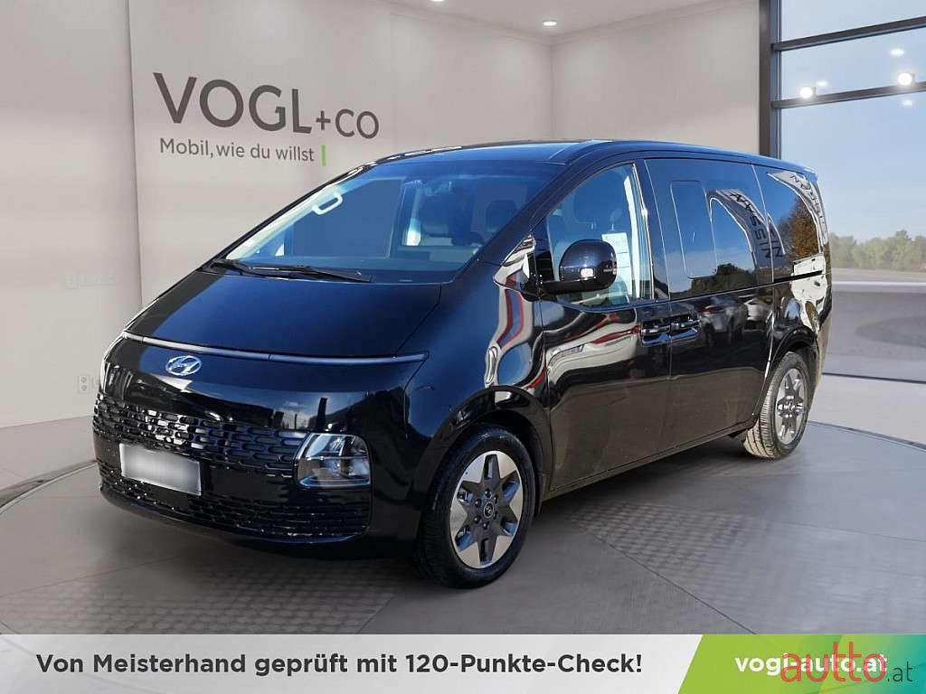 2022' Hyundai Staria photo #1