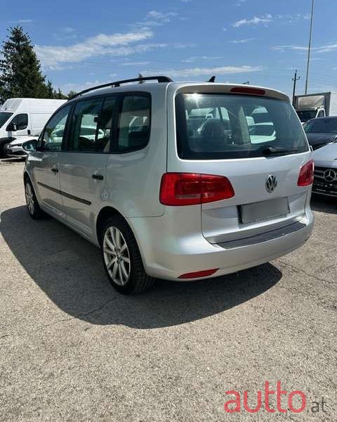 2014' Volkswagen Touran photo #4