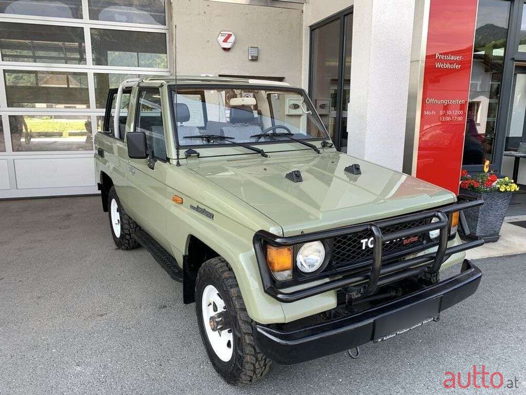 1988' Toyota Landcruiser photo #1
