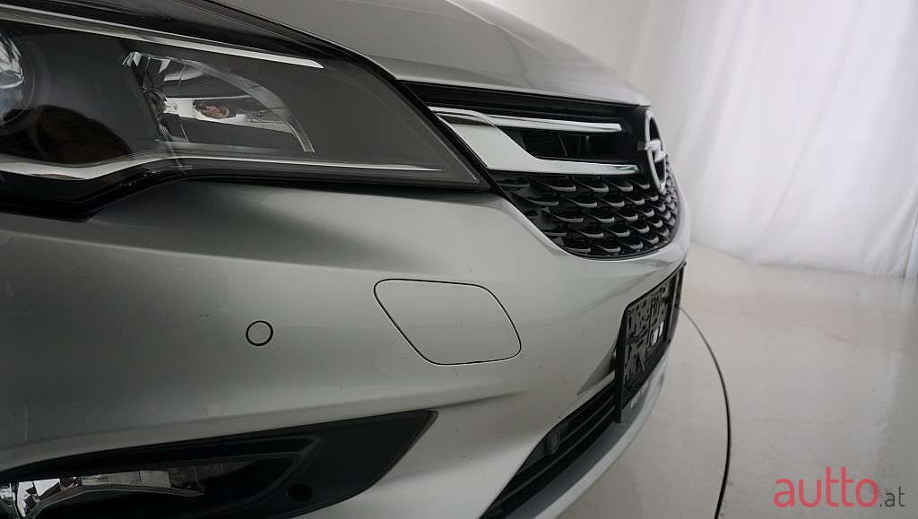 2018' Opel Astra photo #6