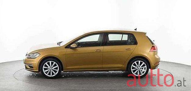 2018' Volkswagen Golf photo #1