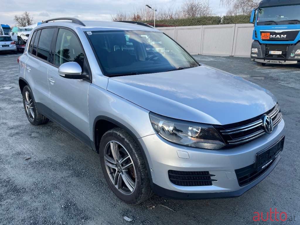 2015' Volkswagen Tiguan photo #1