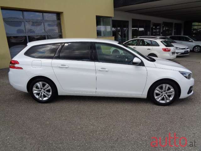 2020' Peugeot 308 photo #5