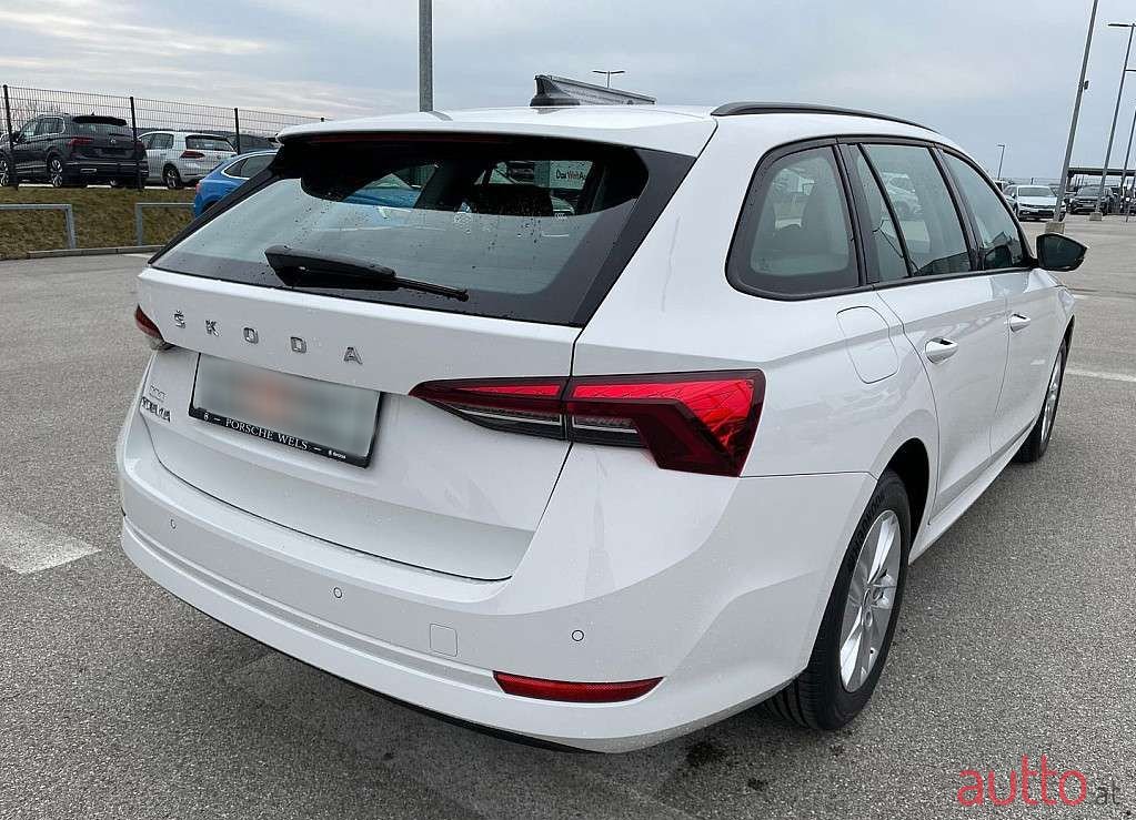 2022' Skoda Octavia photo #5