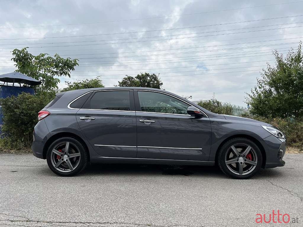 2020' Hyundai i30 photo #2