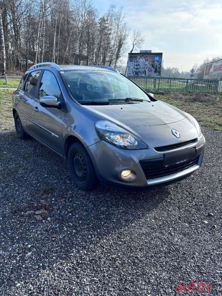 2012' Renault Clio photo #2