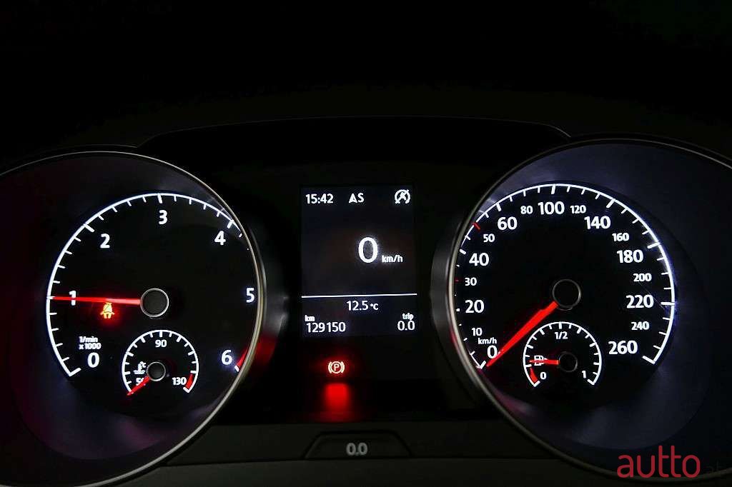 2016' Volkswagen Golf photo #6