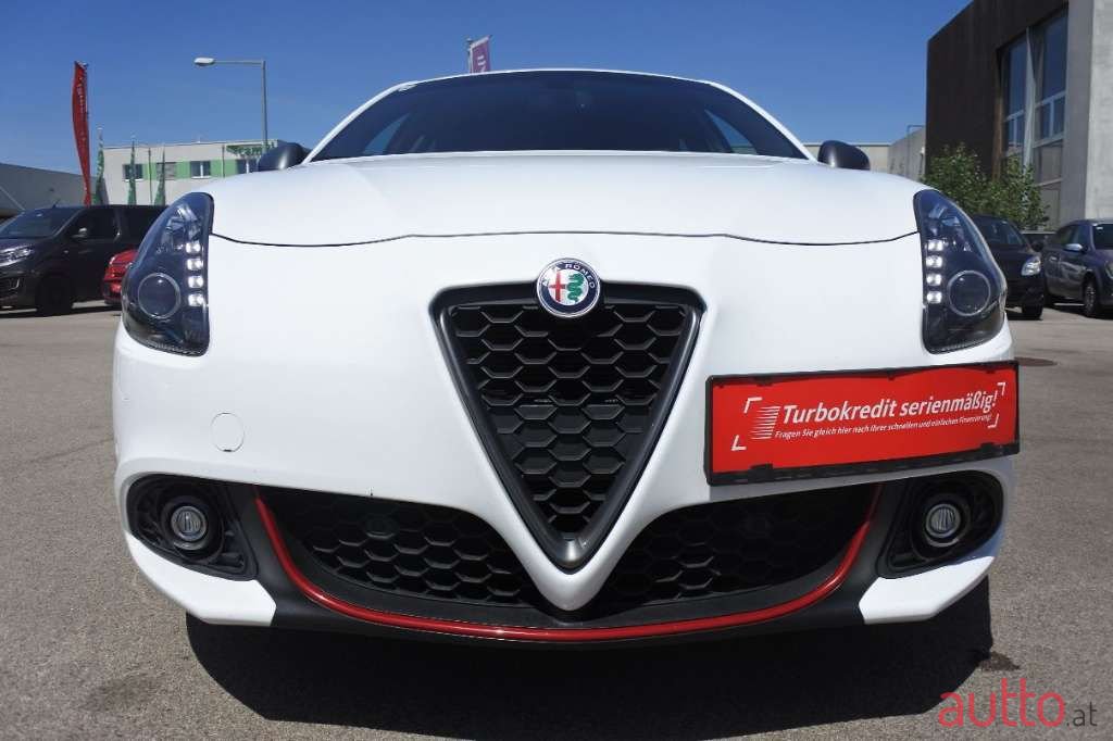 2016' Alfa Romeo Giulietta photo #4