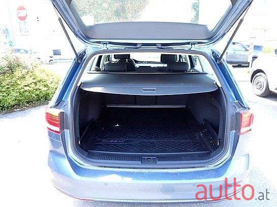 2018' Volkswagen Passat photo #4