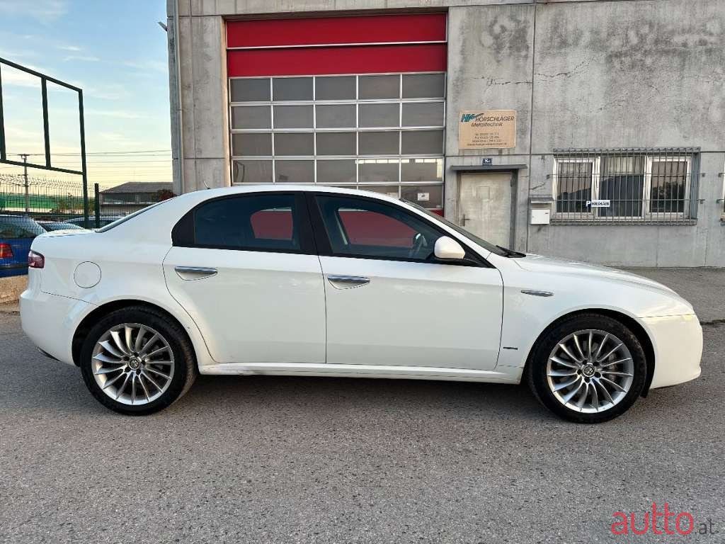 2009' Alfa Romeo 159 photo #4