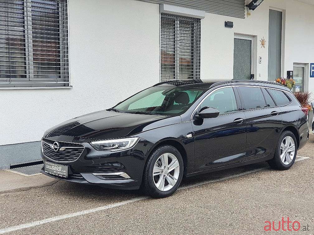 2019' Opel Insignia photo #1