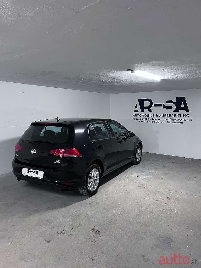 2016' Volkswagen Golf photo #2