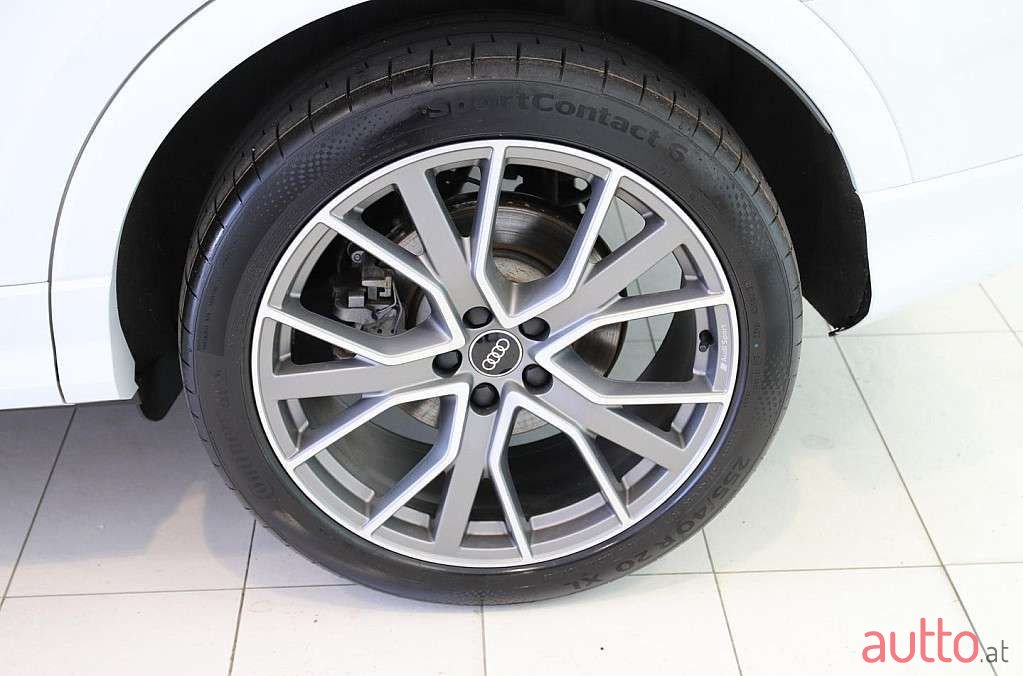 2023' Audi Q3 photo #4