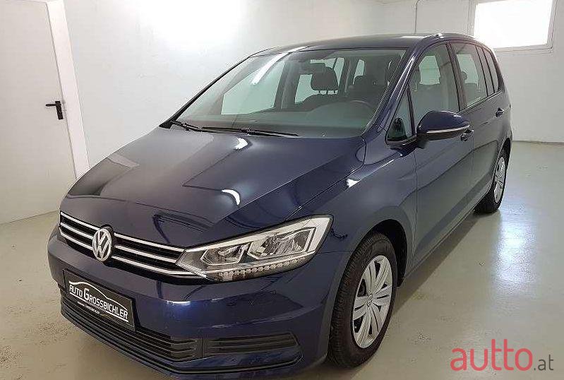 2018' Volkswagen Touran photo #1