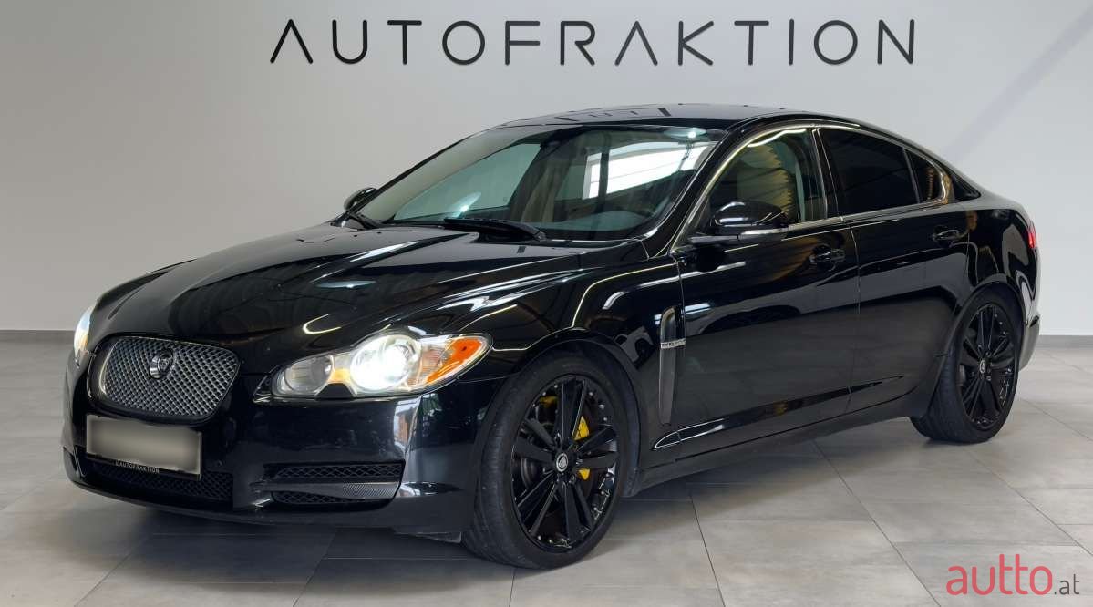 2011' Jaguar XF photo #1