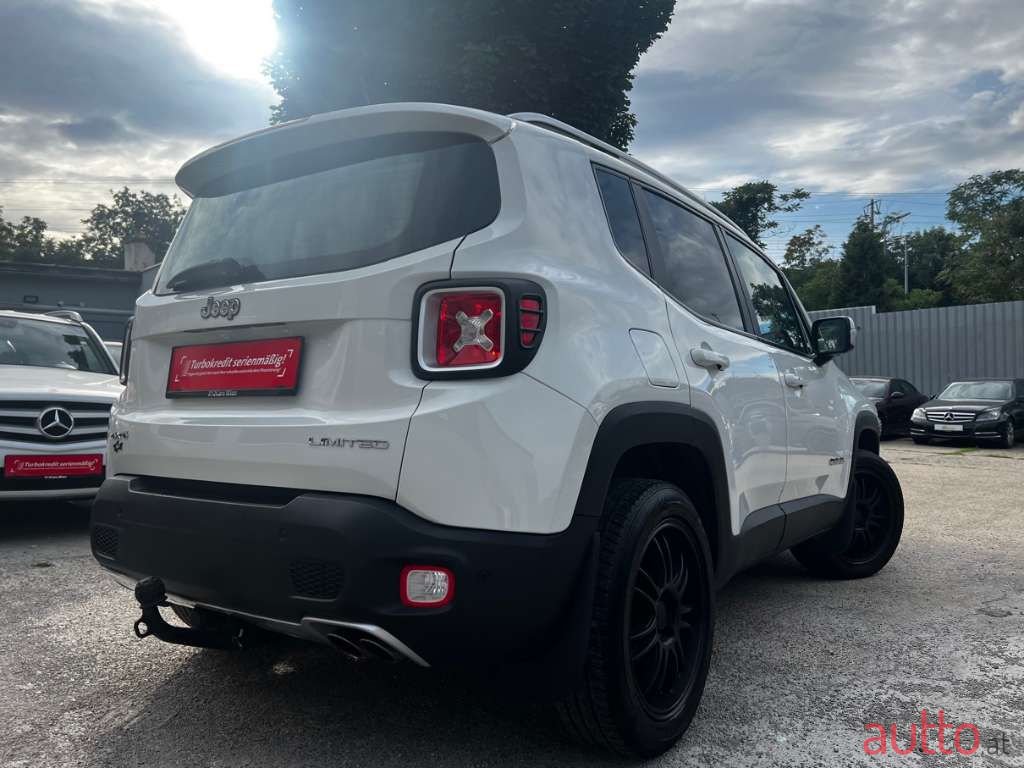 2016' Jeep Renegade photo #5
