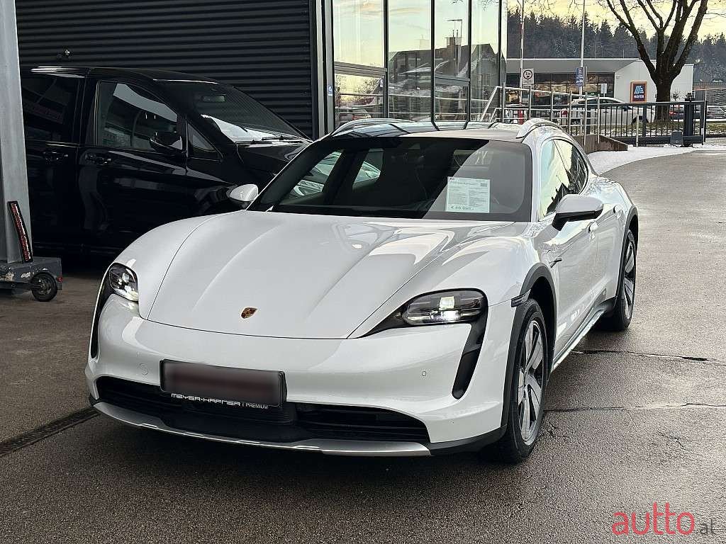 2022' Porsche Taycan photo #3