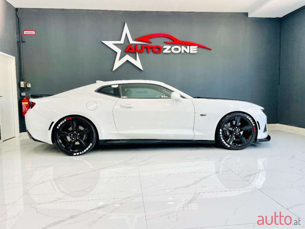 2017' Chevrolet Camaro photo #2