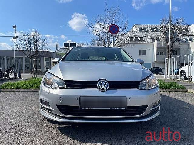 2015' Volkswagen Golf photo #3