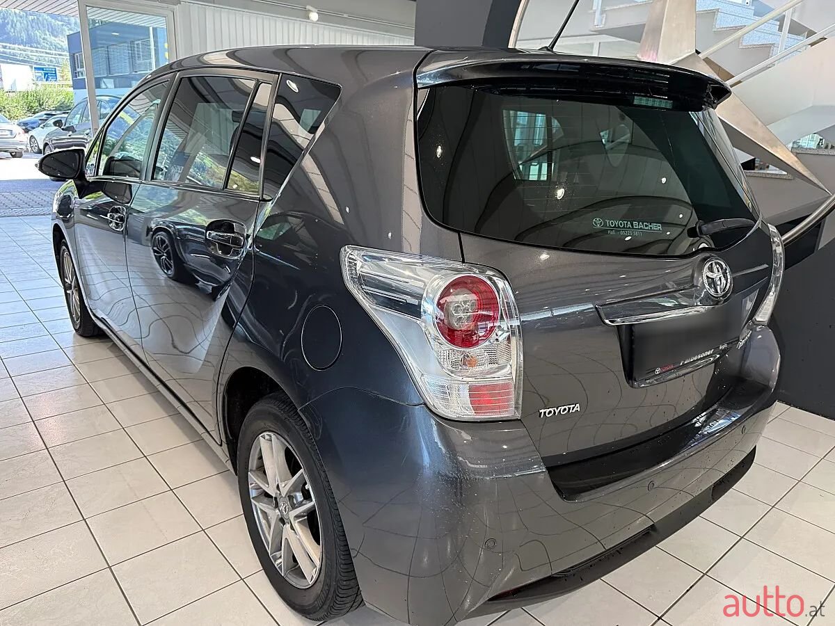 2016' Toyota Verso photo #3