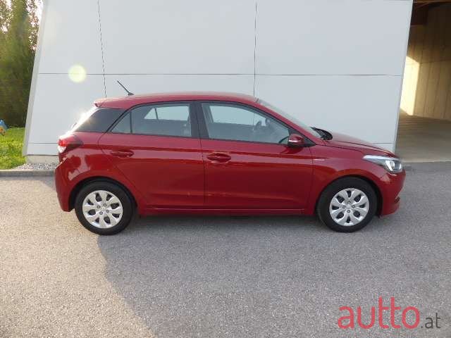 2015' Hyundai i20 photo #5