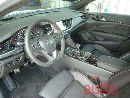 2017' Opel Insignia photo #1