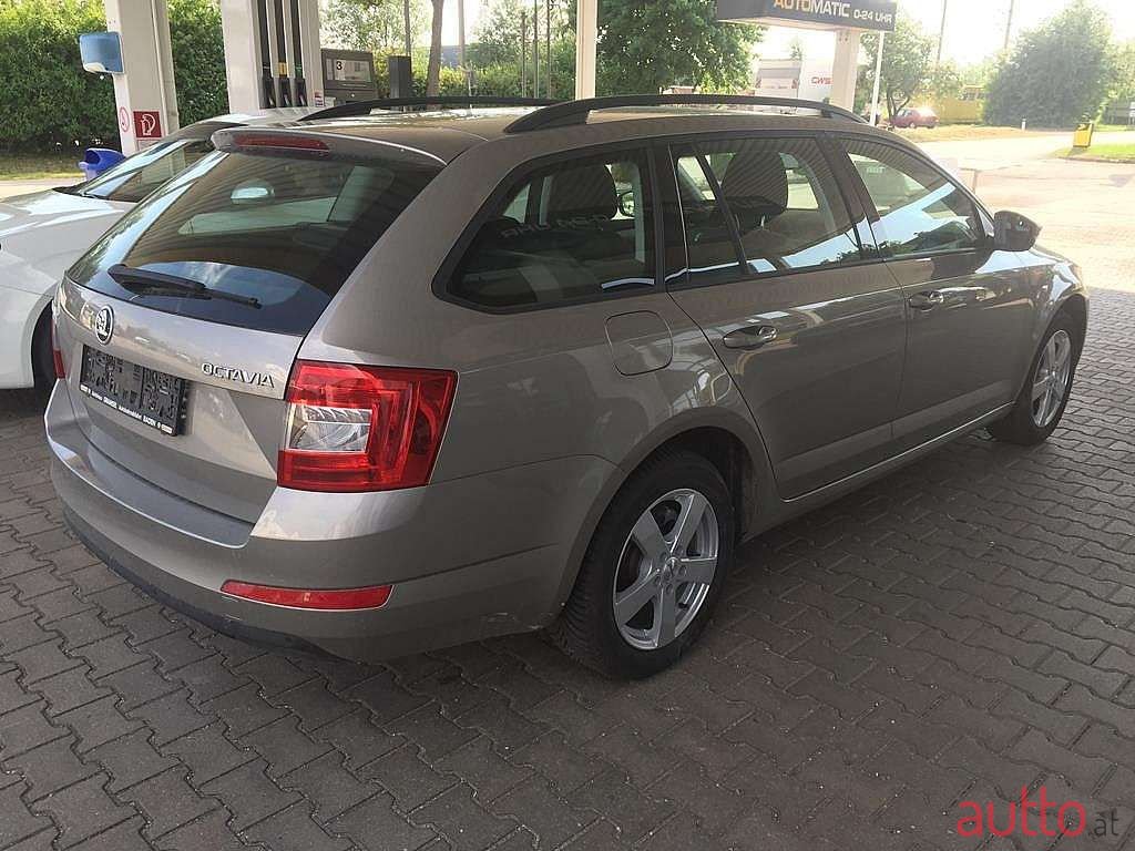 2015' Skoda Octavia photo #5