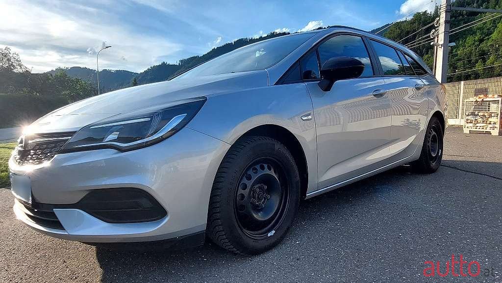 2022' Opel Astra photo #1