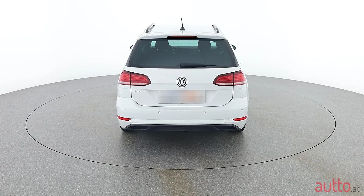 2020' Volkswagen Golf photo #4