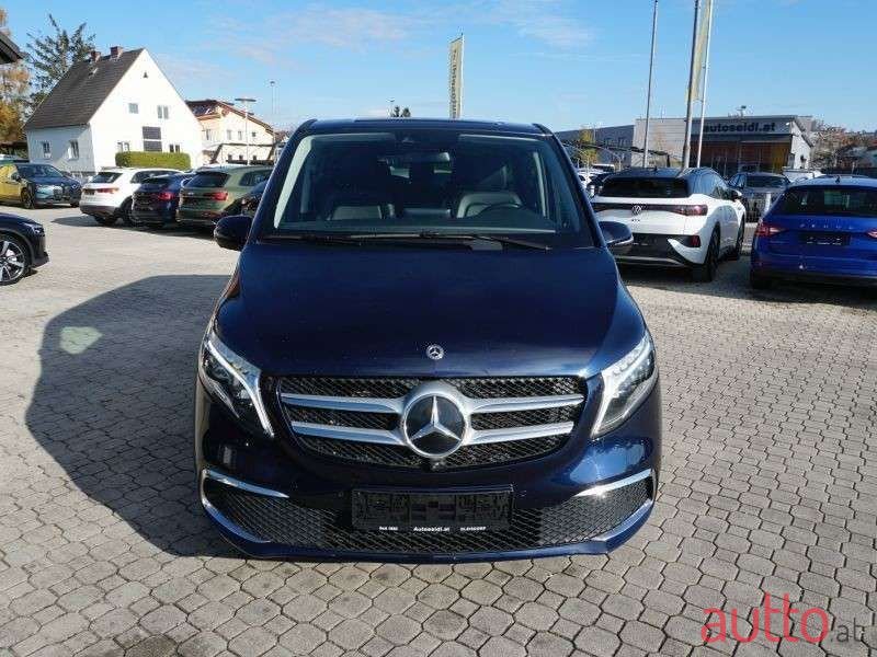 2020' Mercedes-Benz V-Klasse photo #2