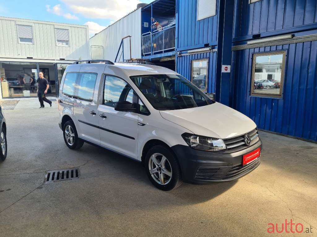 2020' Volkswagen Caddy photo #3