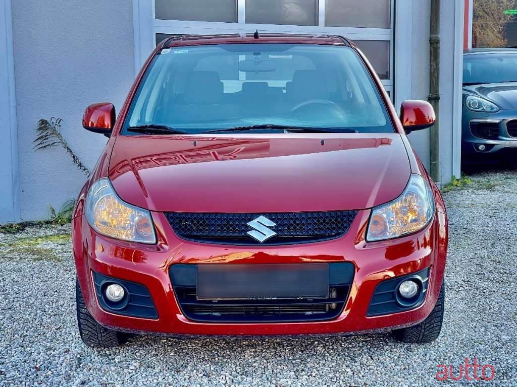 2012' Suzuki SX4 photo #4