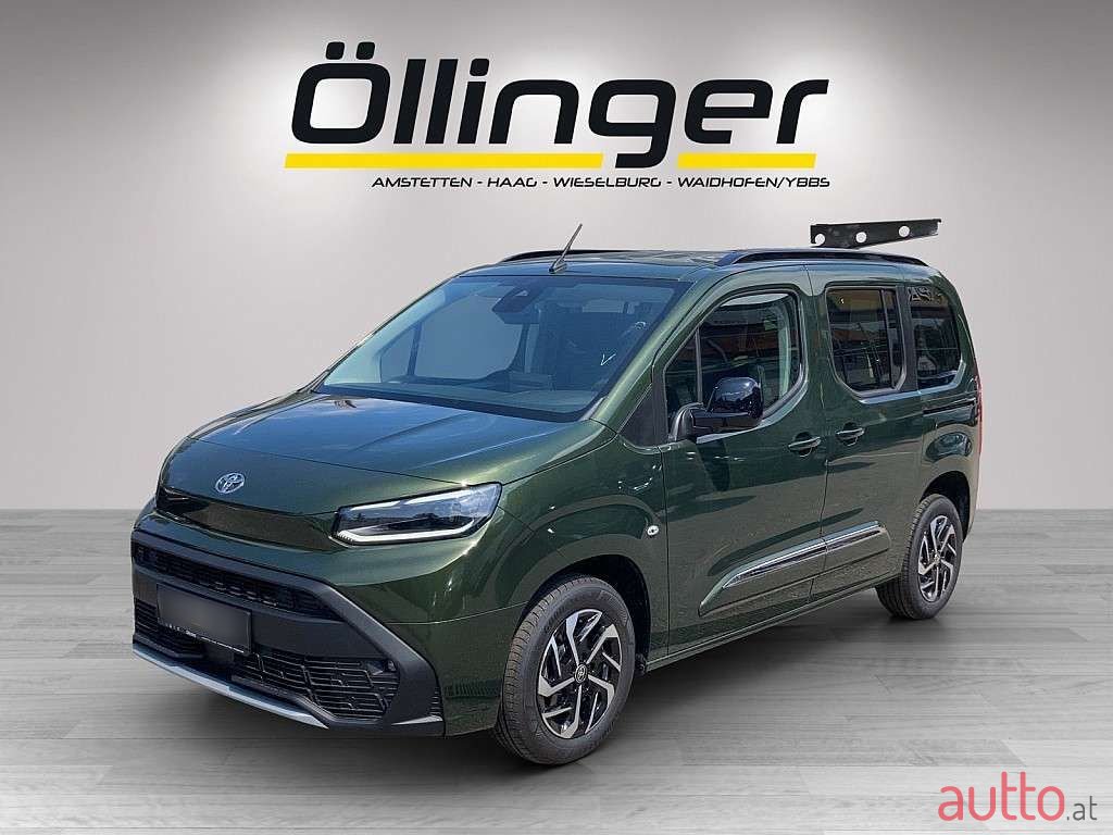 2024' Toyota ProAce City Verso photo #1