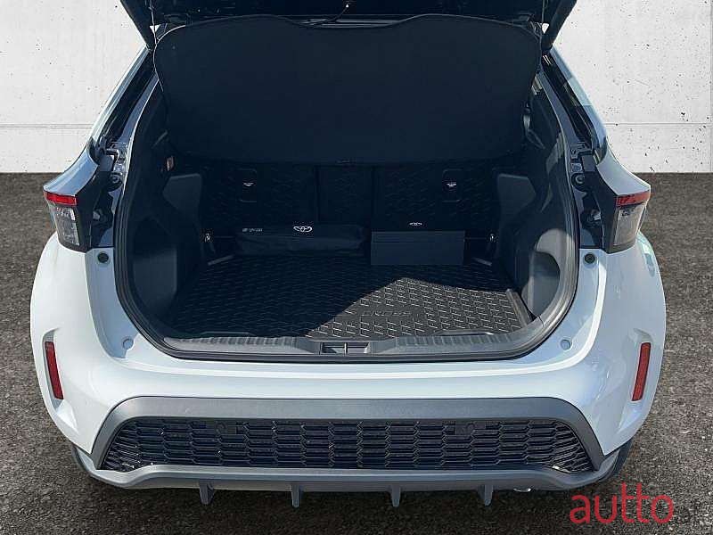 2024' Toyota Yaris Cross photo #6