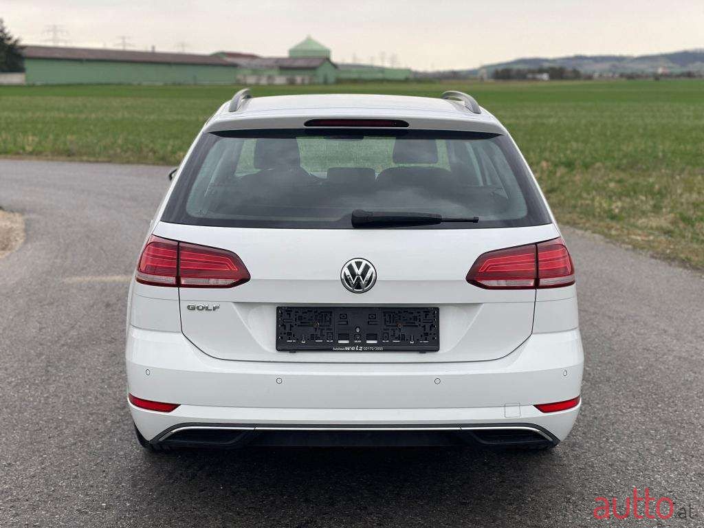 2018' Volkswagen Golf photo #6