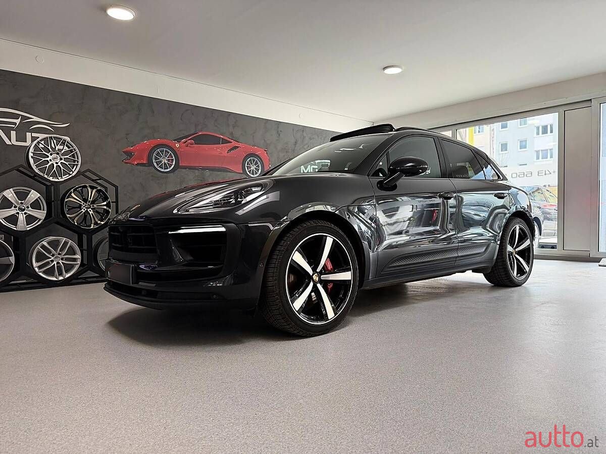 2021' Porsche Macan photo #1