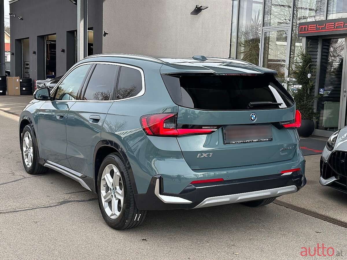 2023' BMW iX1 photo #6