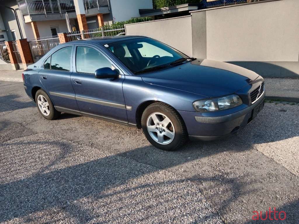 2002' Volvo S60 photo #1
