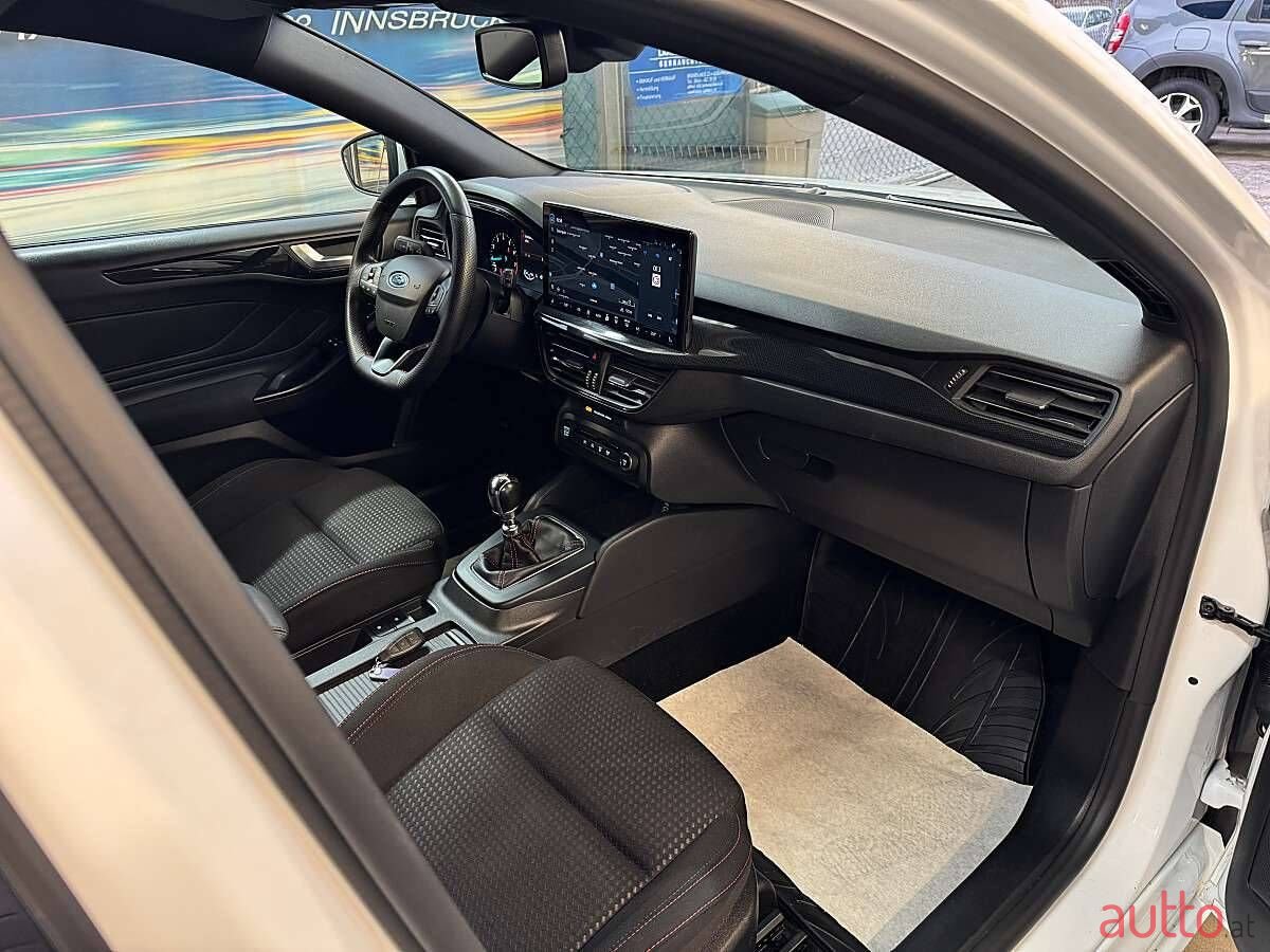 2023' Ford Focus photo #3