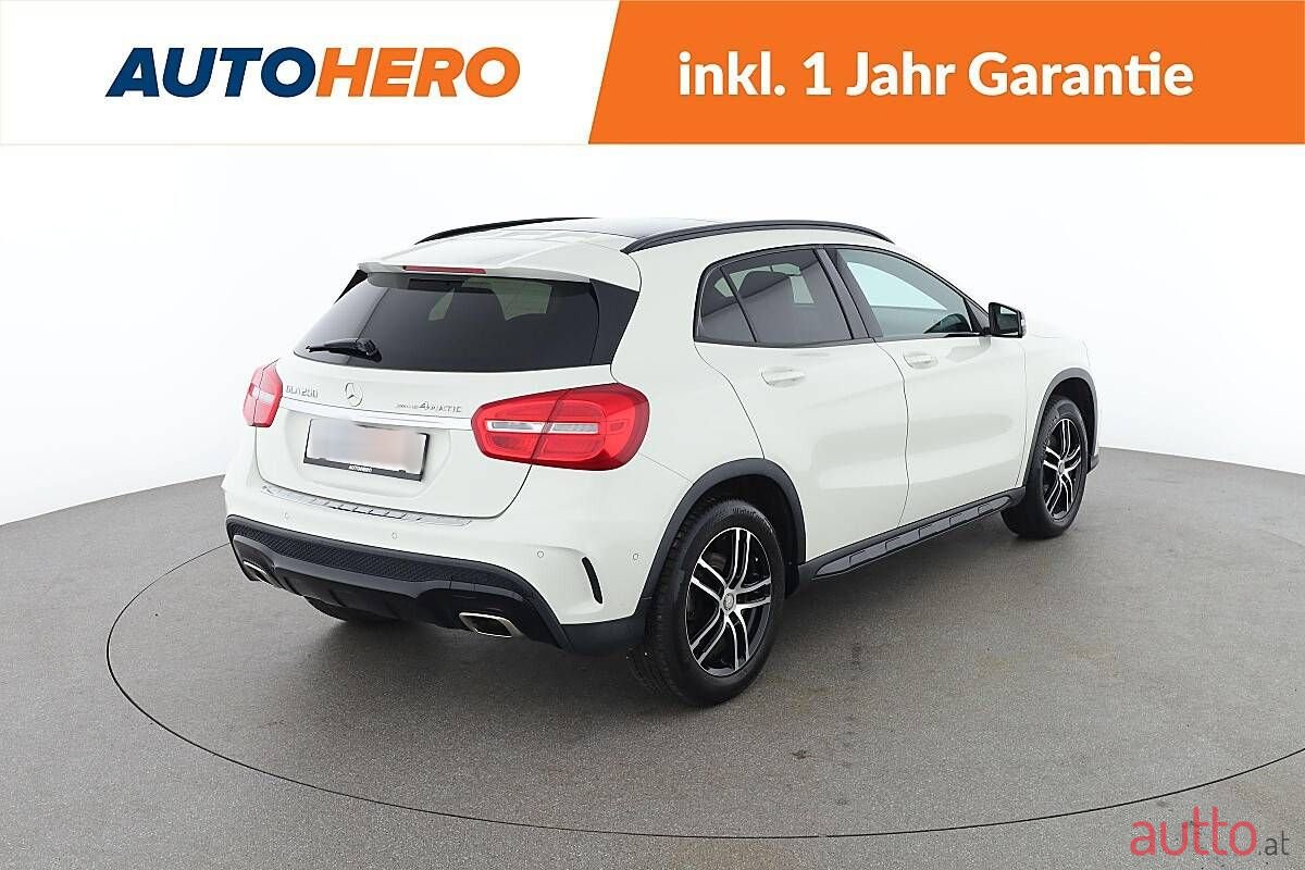 2015' Mercedes-Benz Gla-Klasse photo #5