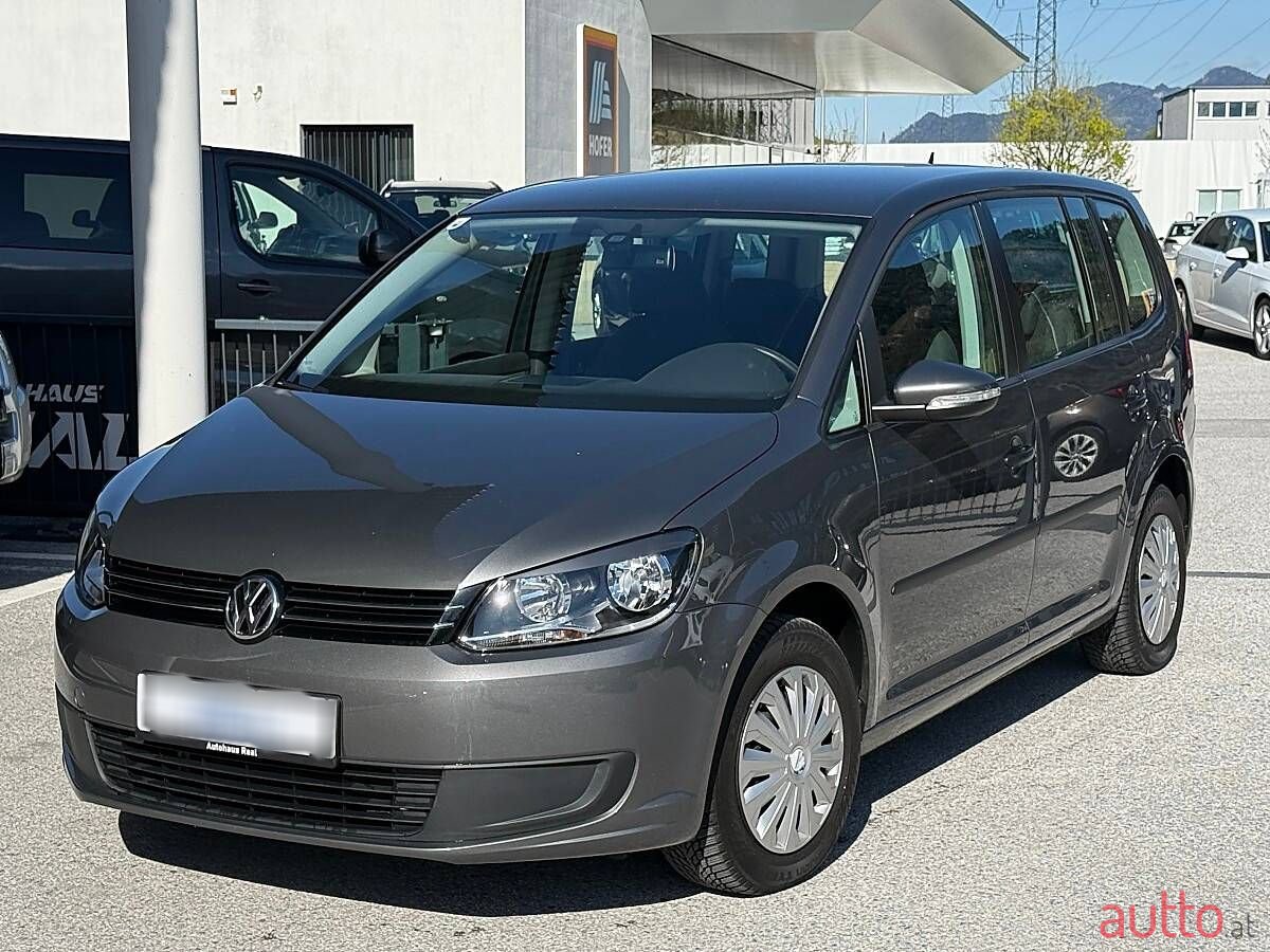 2013' Volkswagen Touran photo #1