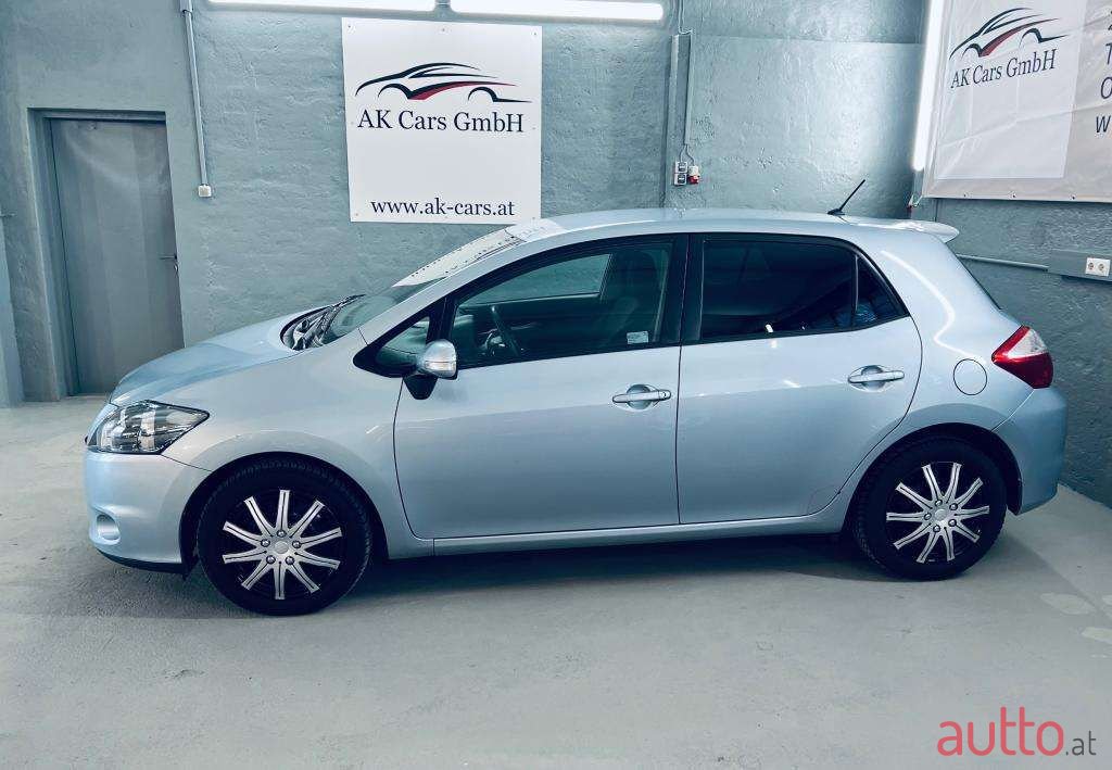 2010' Toyota Auris photo #6