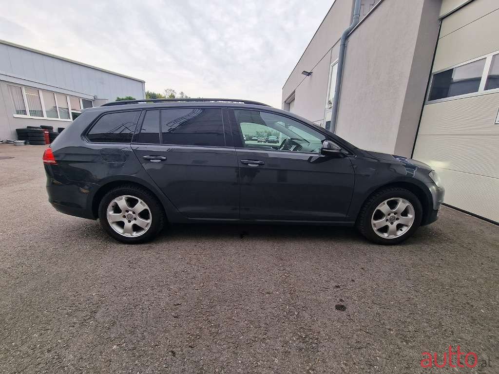 2015' Volkswagen Golf photo #4