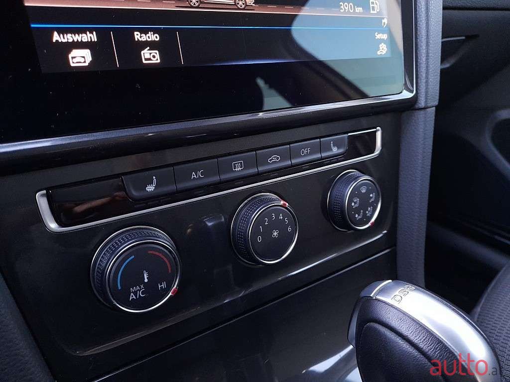 2018' Volkswagen Golf photo #5