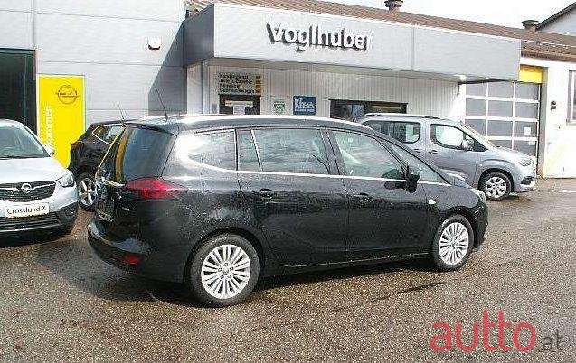 2018' Opel Zafira photo #2