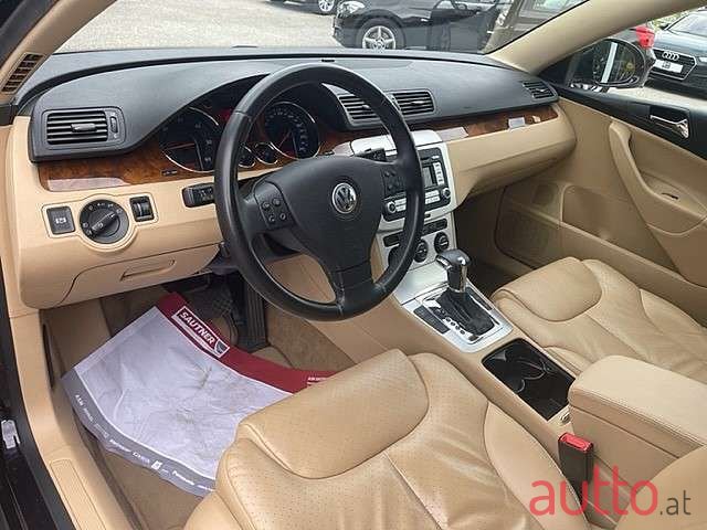 2010' Volkswagen Passat photo #5