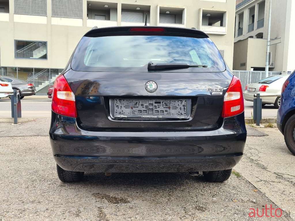 2008' Skoda Fabia photo #5